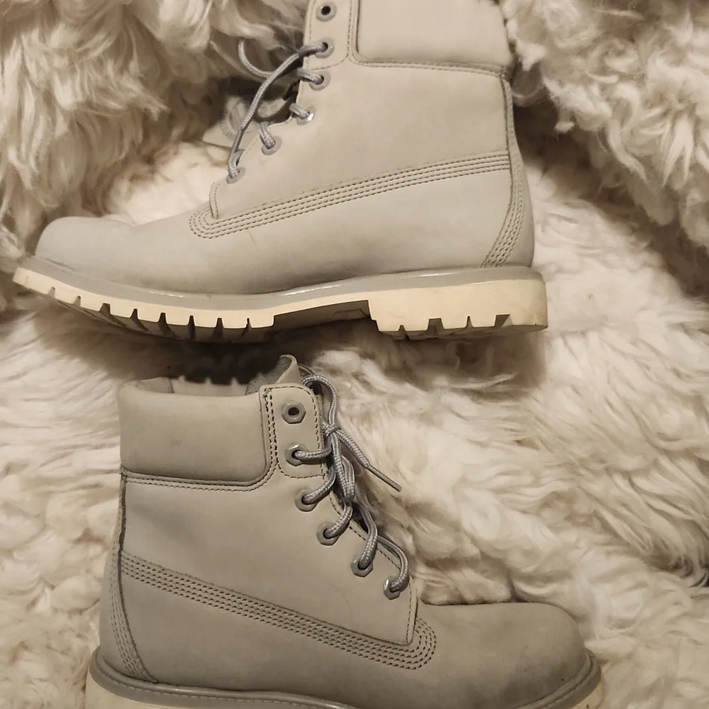 Timberland 6" Boots Womens (8) - Picture 5 of 14